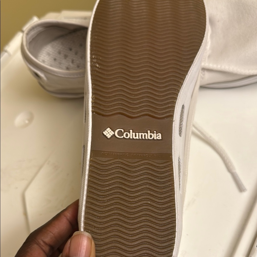 Columbia White Canvas Sneakers Casual Low-Top Design - Picture 7 of 9